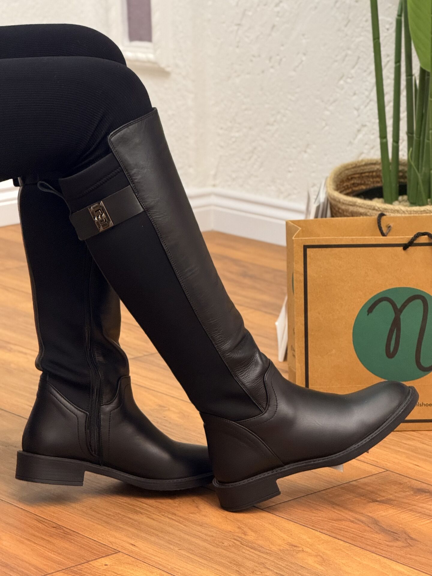 M&T 6263 Kadın Hakiki Deri Toka Detay Streç Çizme