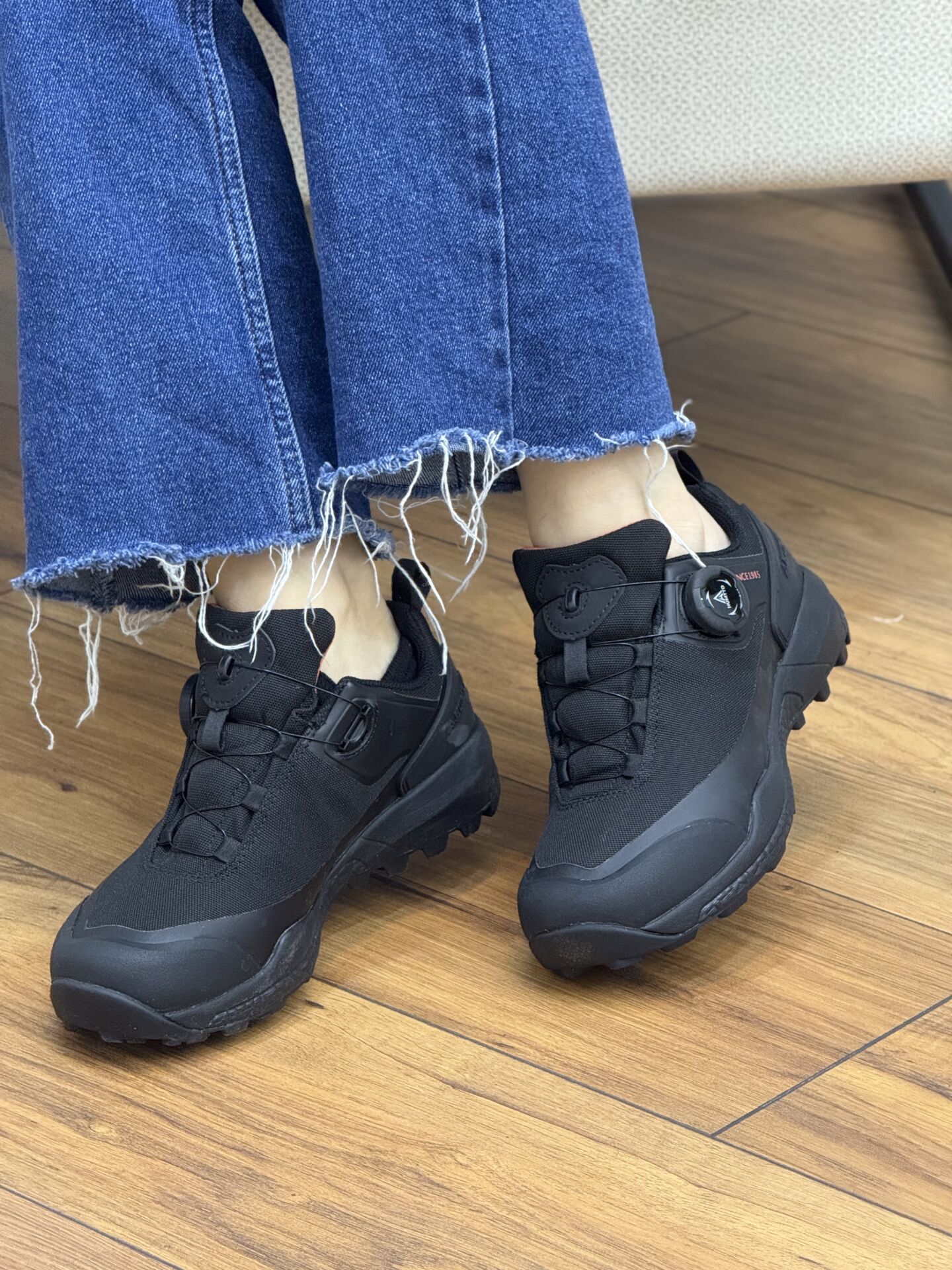 Humtto 120142A Unisex Su Geçirmez Akıllı Bağcık Spor Ayakkabı