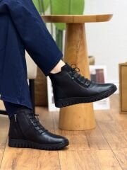 Evida 1391 Kadın Hakiki Deri Lastik Bağcıklı Bot