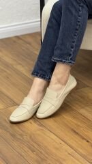 Rachel M2053 Kadın Hakiki Deri Atkılı Küt Burun Babet