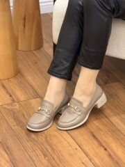 My Fit 732 Kadın Deri Önü Altın Toka Topuklu Ayakkabı