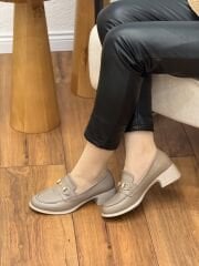 My Fit 732 Kadın Deri Önü Altın Toka Topuklu Ayakkabı