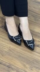 Liva Shoes A43 Kadın Siyah Desenli Toka Kısa Topuk  Ayakkabı